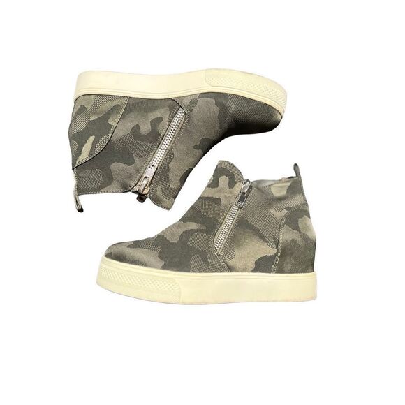 Steve Madden Green Camo Wedgie Sneakers Size 7 - Picture 2 of 5